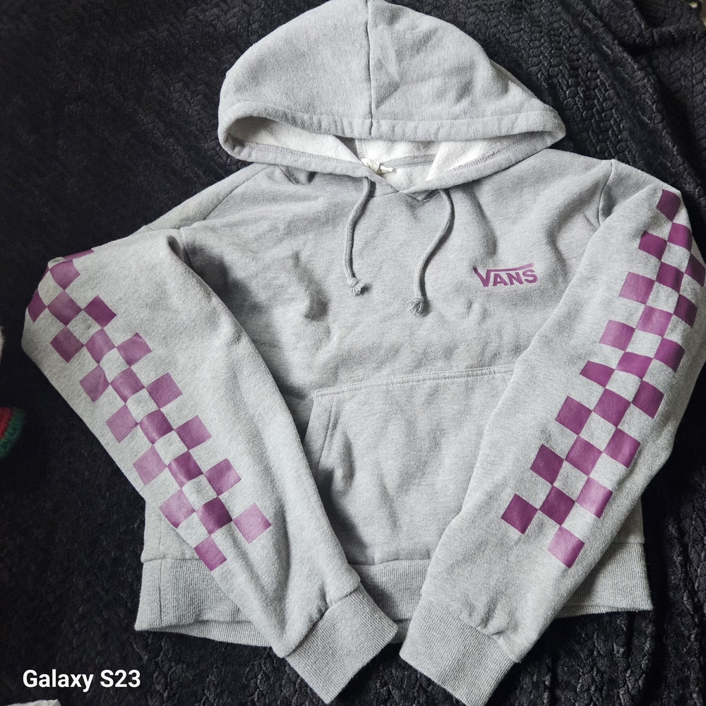 Vans Cropped Gray Hoodie with Purple Checkered Design